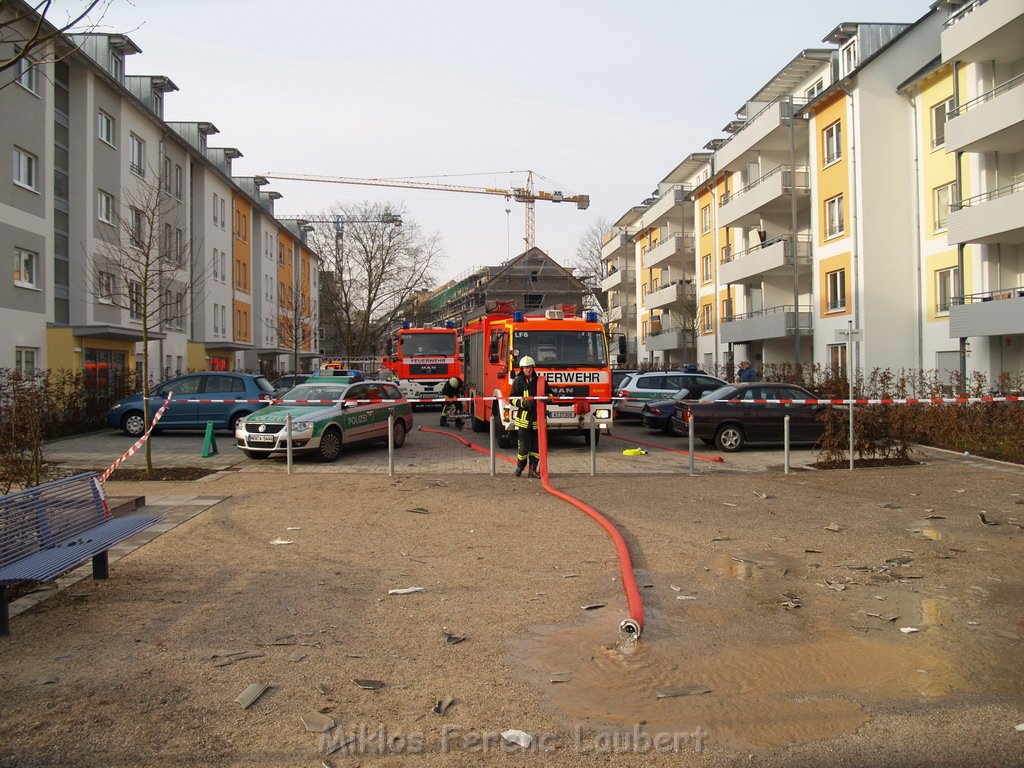 Gartenhaus in Koeln Vingst Nobelstr explodiert   P054.JPG
